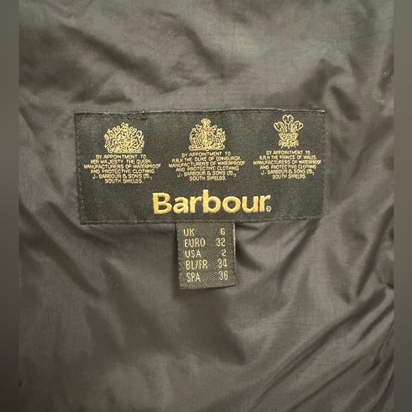 Women’s Barbour Cavalry Polarquilt Jacket - Picture 7 of 11